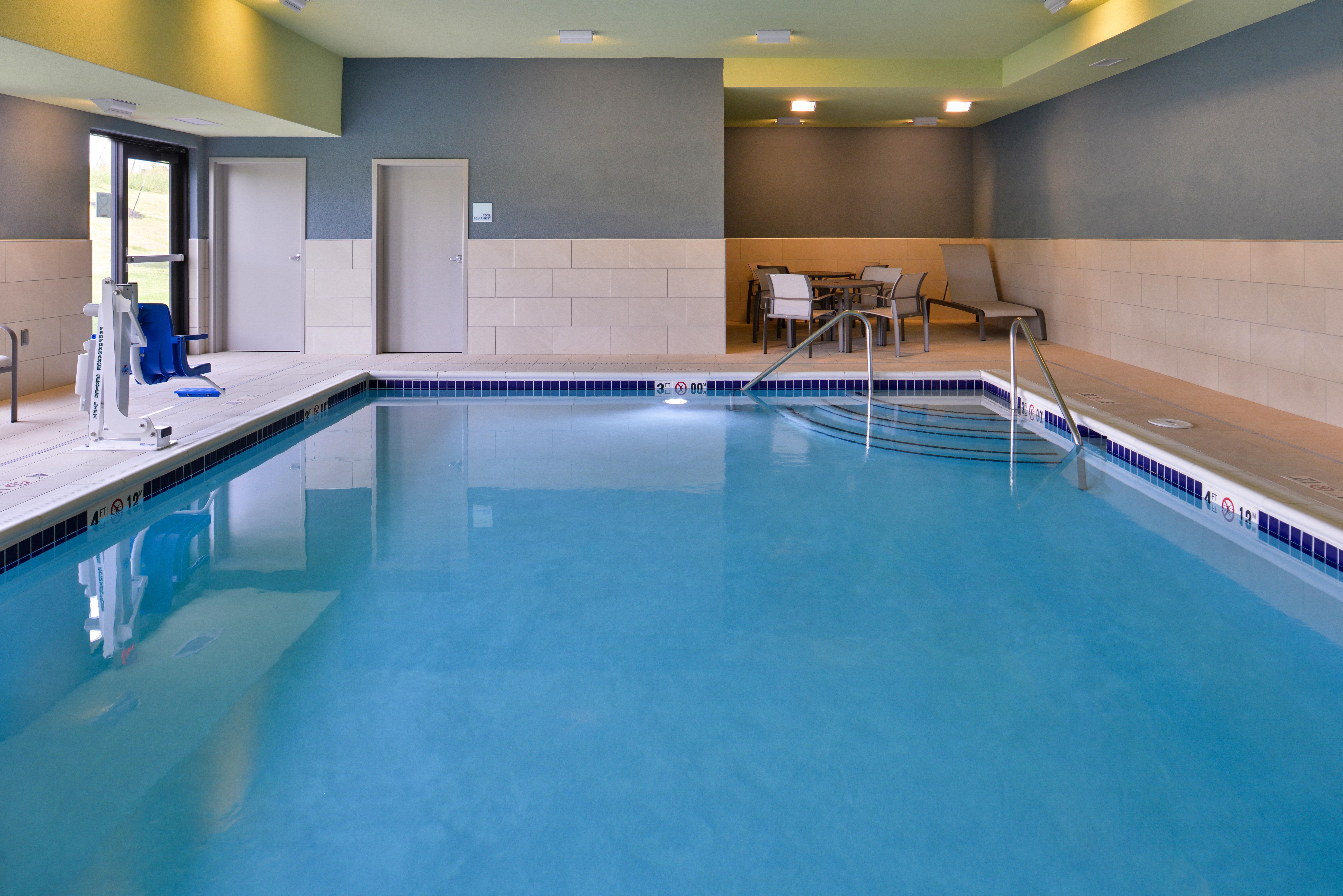 Holiday Inn Express & Suites - Olathe West By Ihg Exterior foto